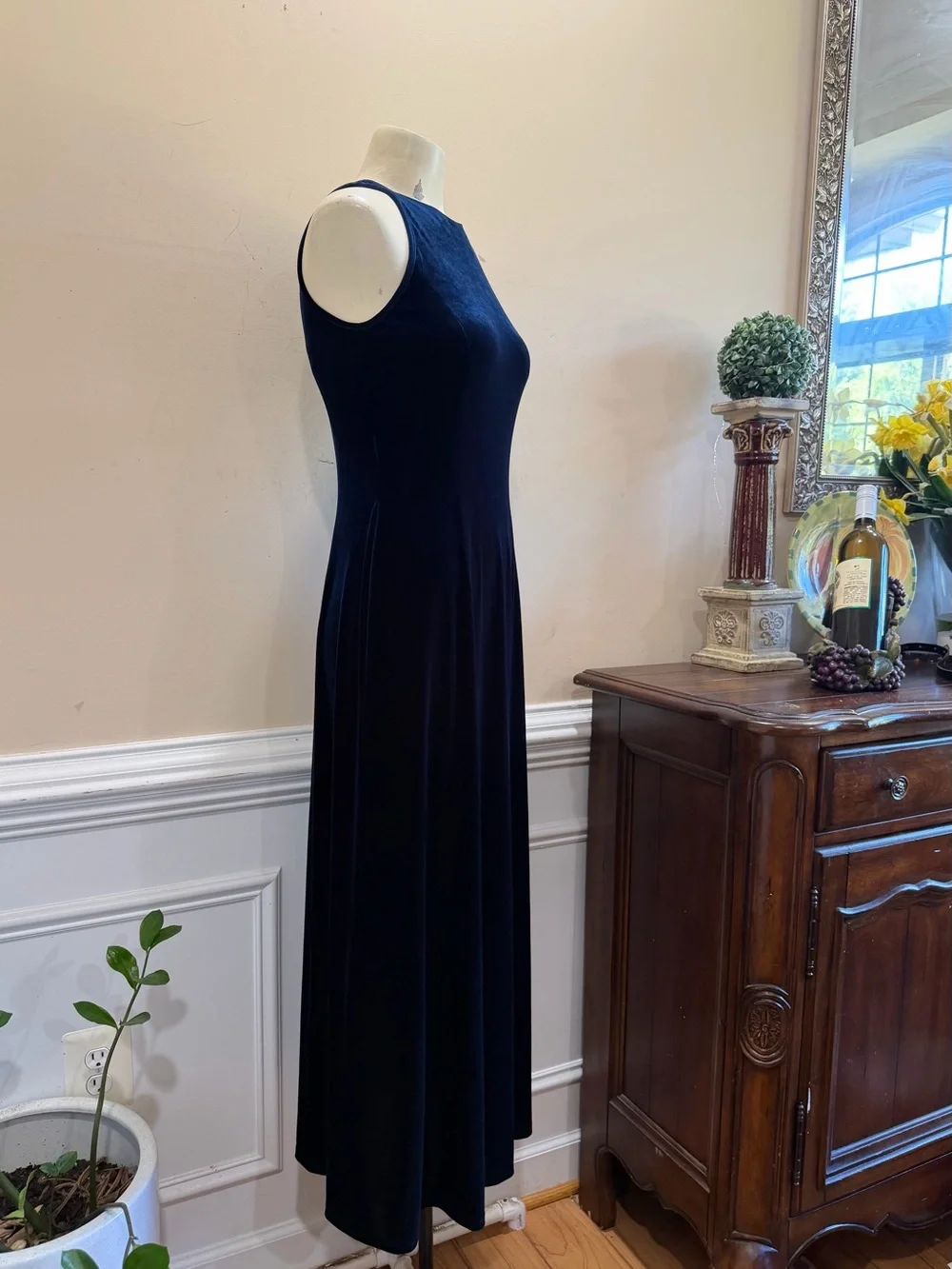 Papell Boutique Elegant Navy Velvet Maxi Dress - Sleeveless Evening Gown